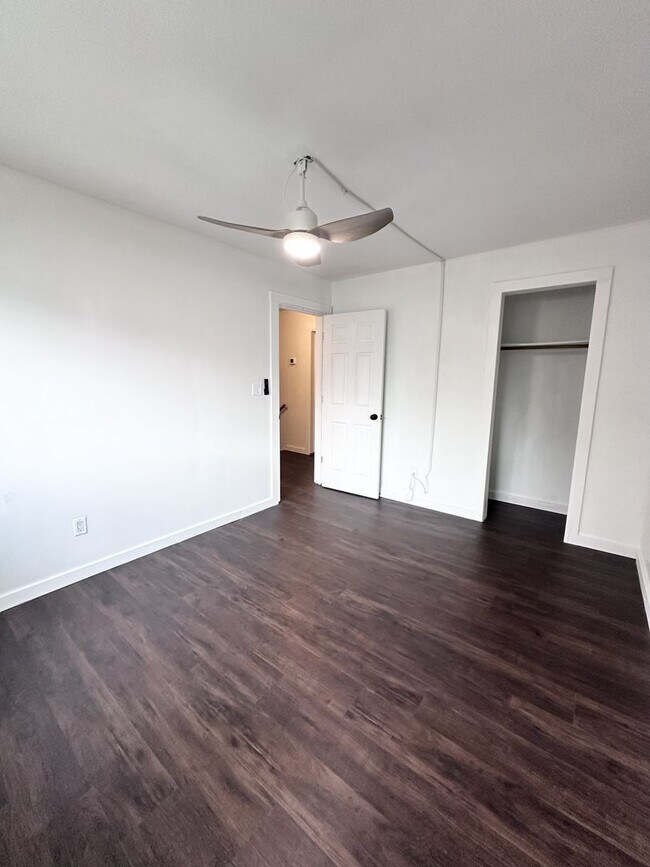 Building Photo - Renovated 4-bedroom, 2.5 bathroom in Virginia Beach