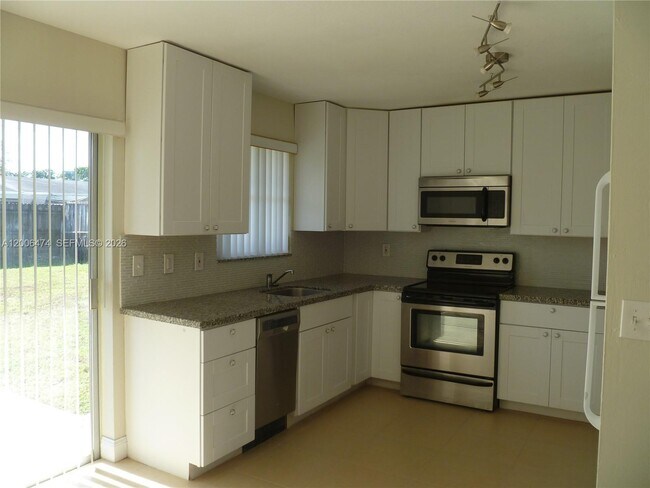 Building Photo - 6580 Grant St