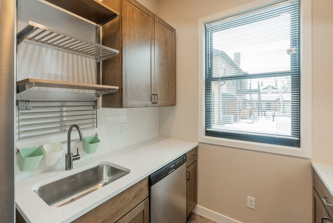 Building Photo - 225 Old South High St