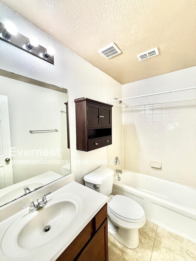Building Photo - 12176 Walden Wood Dr