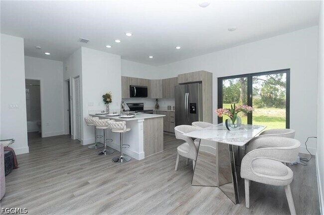 Building Photo - 1476 Rugby Cir
