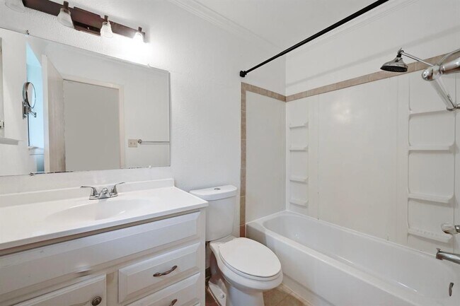 Building Photo - 6511 Lancret Hill Dr