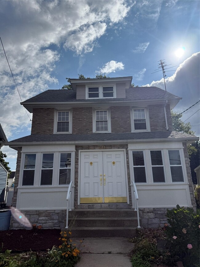 Building Photo - 77 Woods Ave