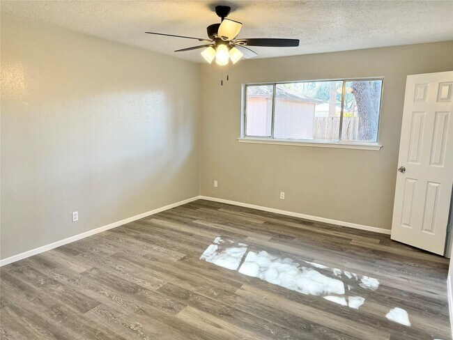 Building Photo - 9911 Landry Blvd