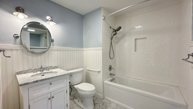 Building Photo - Spacious 4-Story Townhouse with Panoramic ...