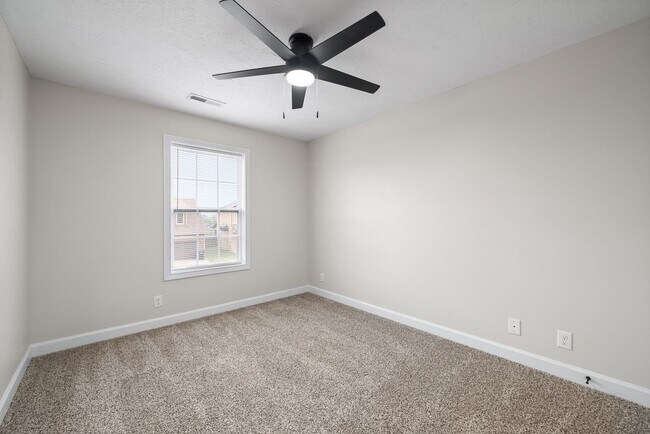 Building Photo - Pet Friendly Four Bedroom!
