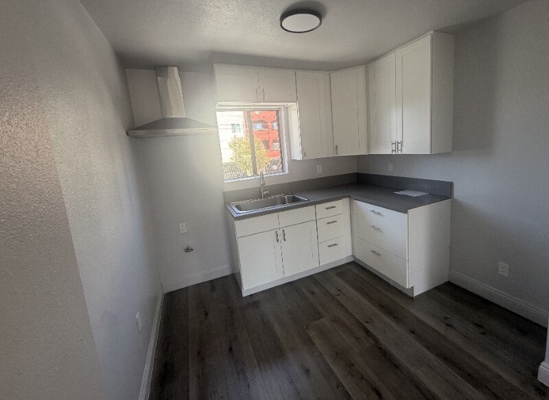 Building Photo - 8464 Avalon Blvd