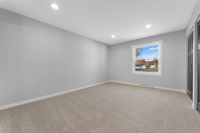 Building Photo - 2N359 Mildred Ave