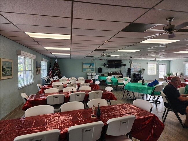 Building Photo - 3064 Lake Bayshore Dr