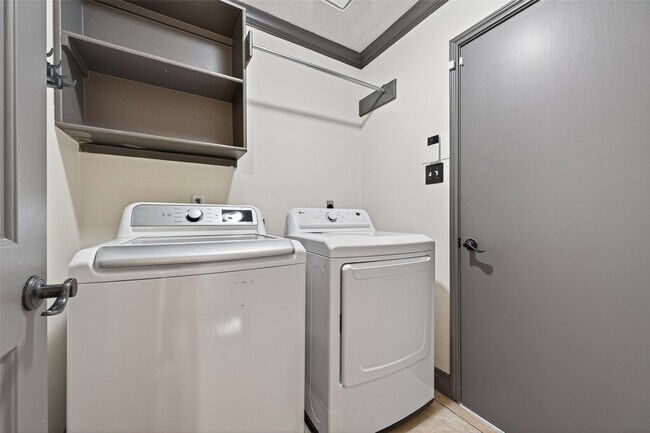 Building Photo - 23410 Stratsborough Dr