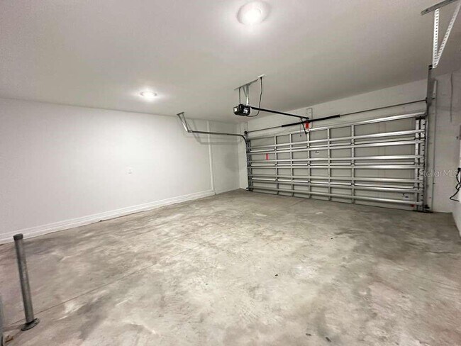 Building Photo - 5431 Meadow Walk Dr