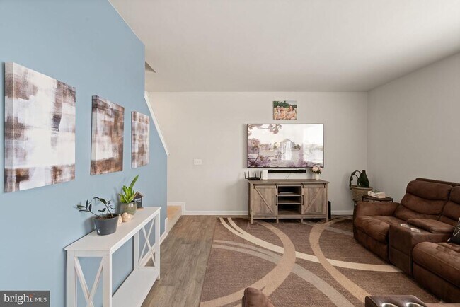 Building Photo - 35418 River Bend Dr