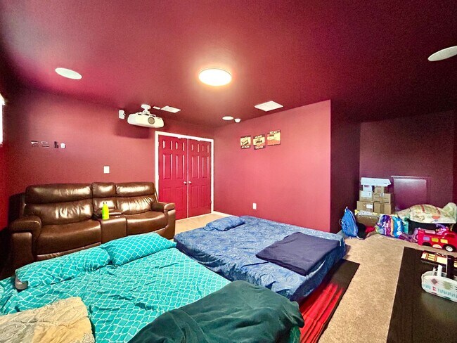 Building Photo - 445 Arrowhead Vine St