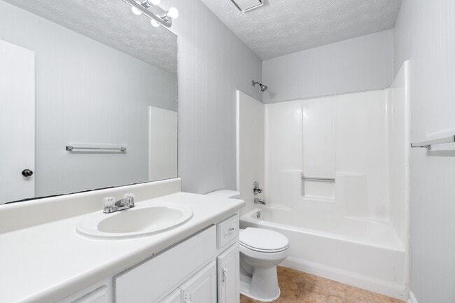 Building Photo - 1704 Hunting Creek Dr SE