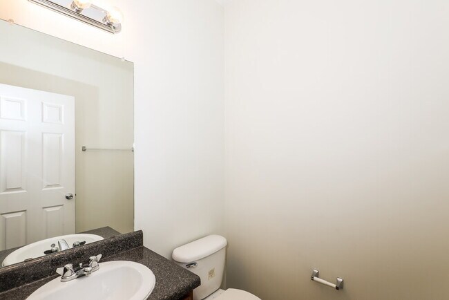 Building Photo - 149 Hamilton Pointe Dr