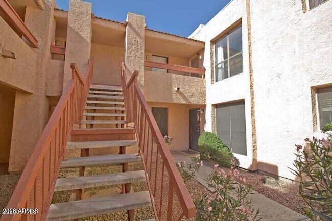 Building Photo - 3131 W Cochise Dr