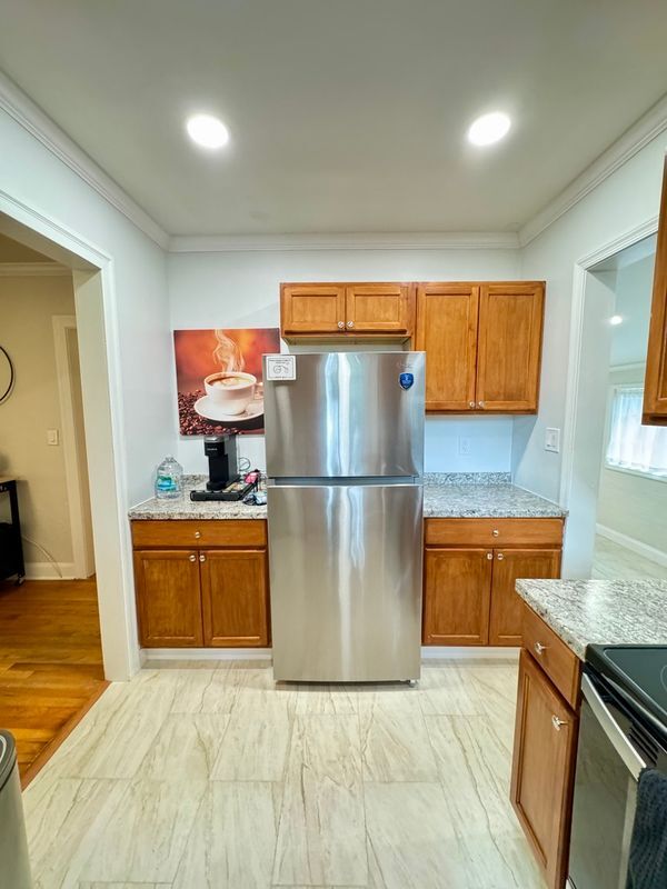 Building Photo - 1631 Thacker Ave