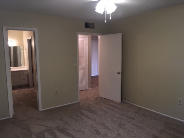 Bedroom w/ private entry to bath - 1100 Skyland Dr
