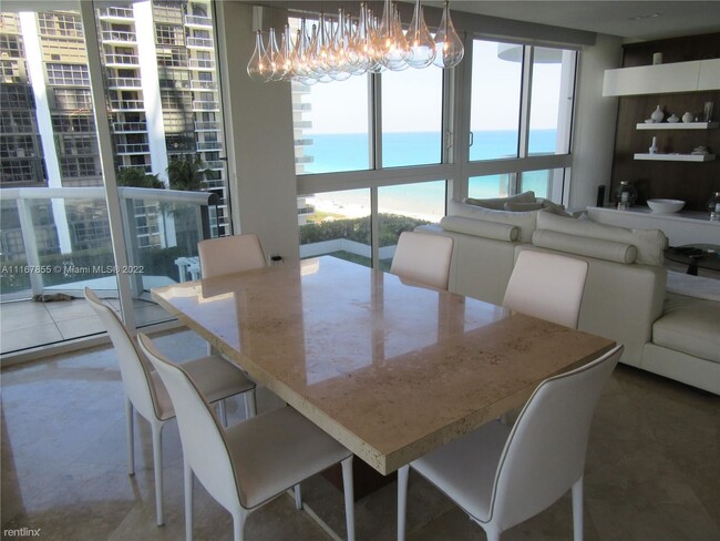 Building Photo - 2 br, 2 bath Condo - 6365 Collins Ave Full...