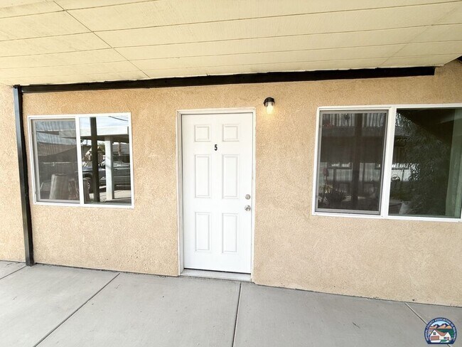 Building Photo - 912 Fourth St