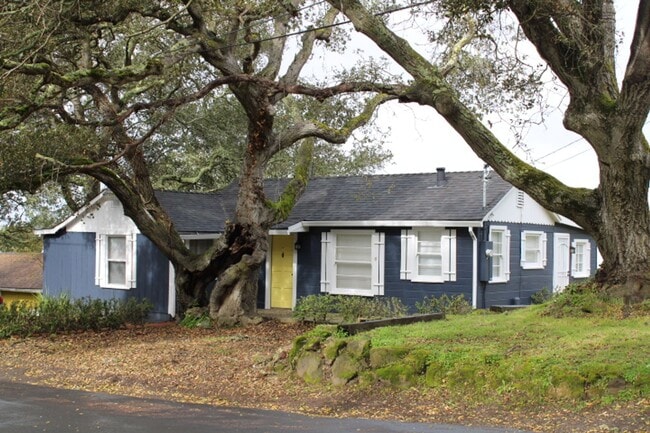 Primary Photo - 5910 Skyline Dr