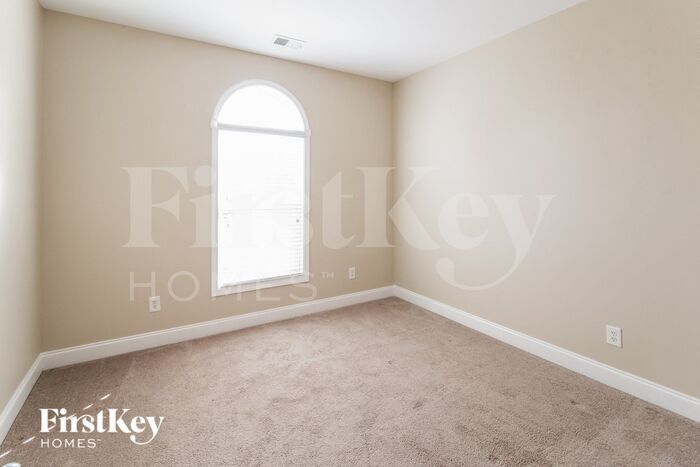Building Photo - 122 Netherfield Dr