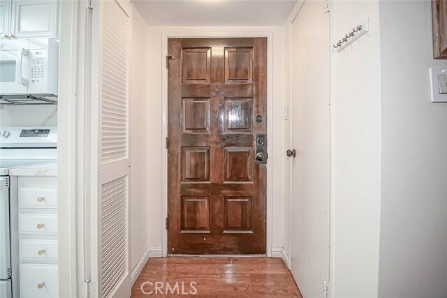 Building Photo - 4950 Louise Ave