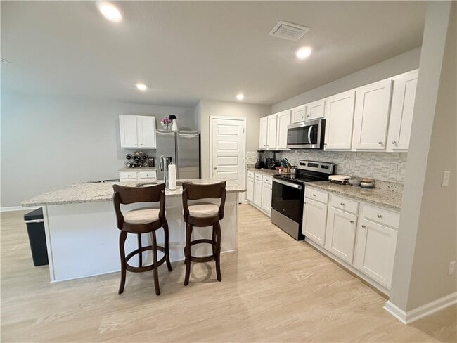 Building Photo - 10611 Burlington Estates Dr