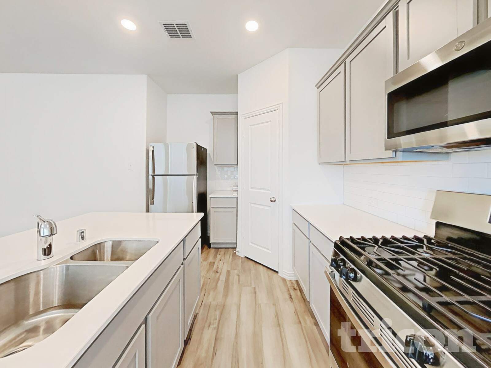 Building Photo - 5416 Montrose Dr