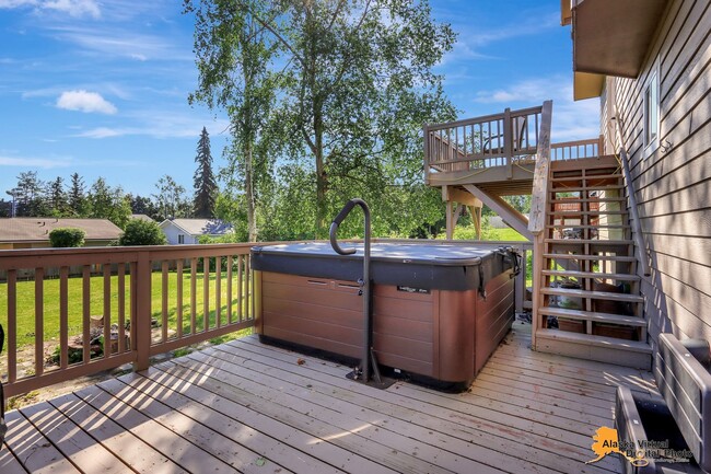 Building Photo - Spacious Home With a Hot Tub Next to Kinca...