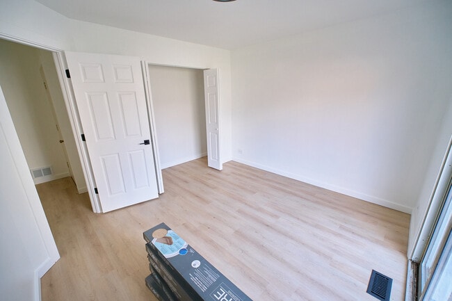 Building Photo - 754 Lippert Ln