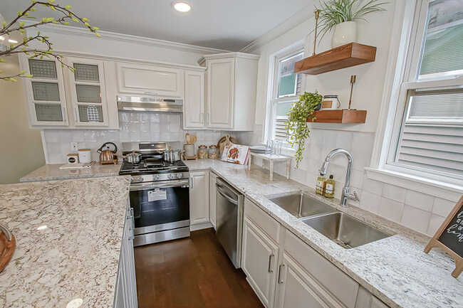 Kitchen - 3444 Toledano St