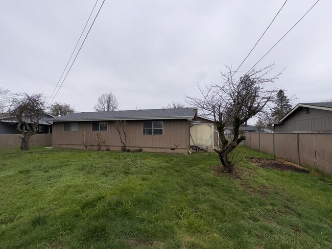 Building Photo - 231 Hawthorne St