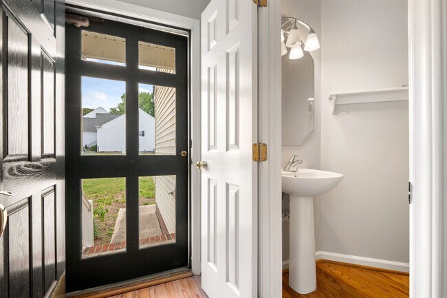 Building Photo - Single Family home in Hedingham: Available Now!
