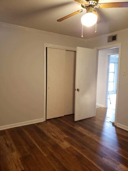 Building Photo - 4359 Montclair Cir E