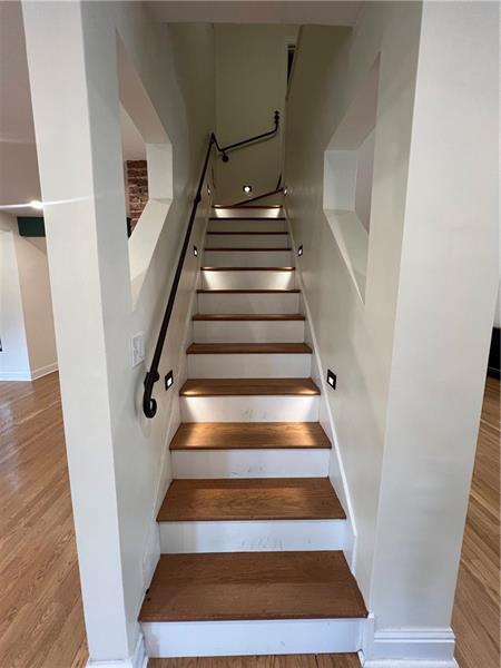 Building Photo - 127 Westland Dr