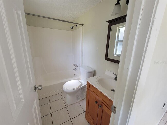 Building Photo - 22353 Buffalo Ave