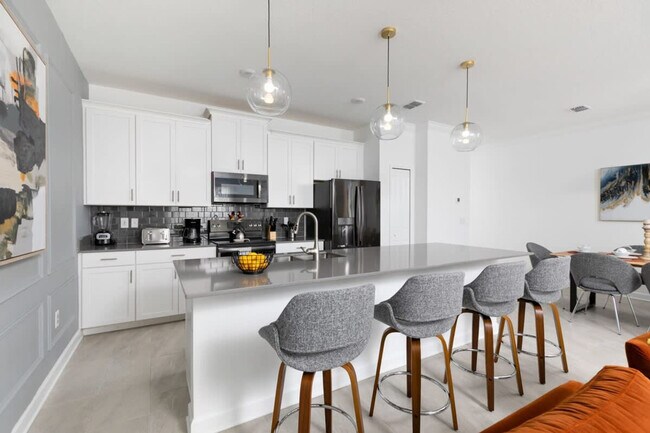 Building Photo - 954 Splash Shot Pl