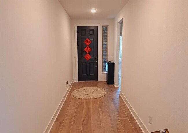 Building Photo - 1221 Brasano Pl