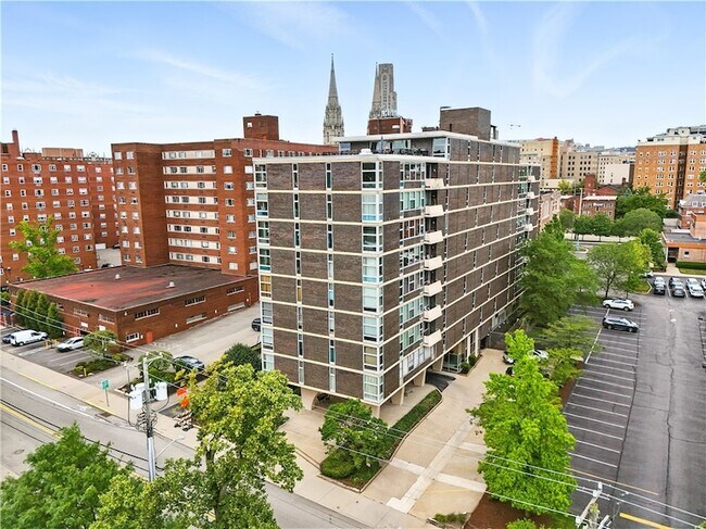 Primary Photo - 552 N Neville St