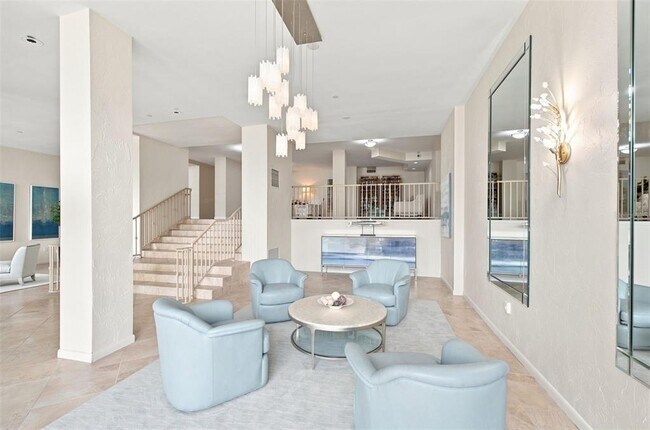 Building Photo - 707 S Gulfstream Ave