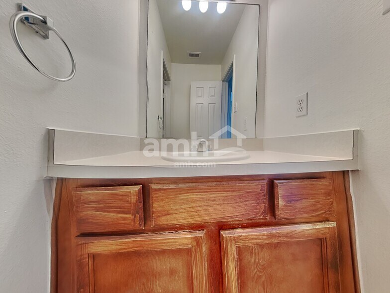 Building Photo - 19414 Dry Canyon Ct