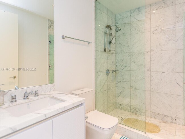 Building Photo - 16901 Collins Ave