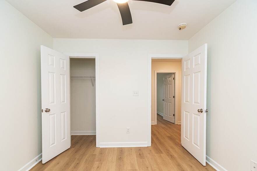 Building Photo - 729 Stadium Dr