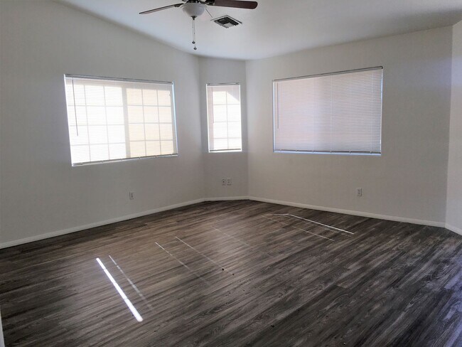 Building Photo - 7020 E Pueblo Ave