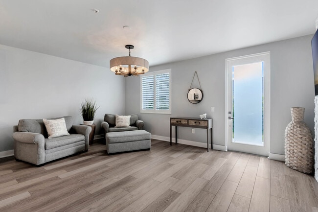 Building Photo - 428 W Swoope Ave