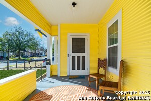 Building Photo - 475 E French Pl