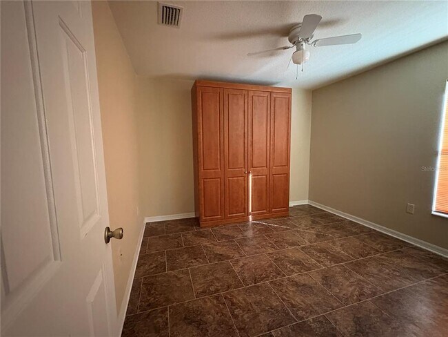 Building Photo - 9832 SW 196th Avenue Rd