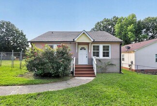 Building Photo - Charming 2BD/1BA Home Near Lakewood Park!
