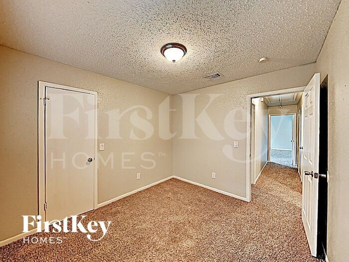 Building Photo - 18115 Brooknoll Dr